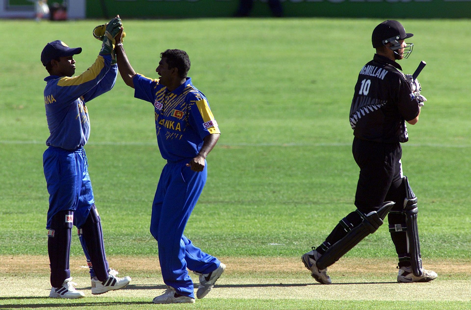 Sri Lanka's Mutiah Muralitharan (middle) celebrates a wicket (Image Credits: Getty Images)